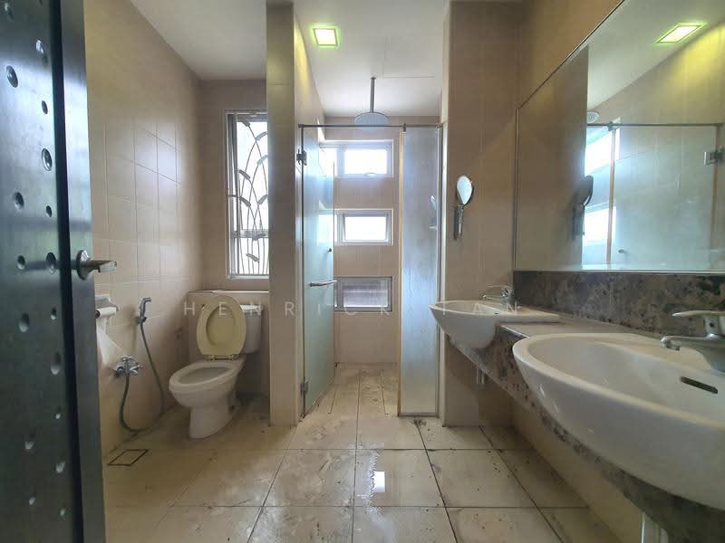 Terraced House for Sale in Kota Kemuning (Shah Alam) - Henrick Tan - Bathroom - PropertyGuru.com.my