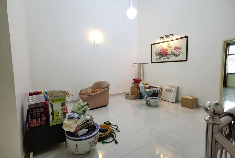 2-storey Terraced House for Sale in Taman Bukit Mewah (Tampoi) - Kasper Lee - Living Room - PropertyGuru.com.my