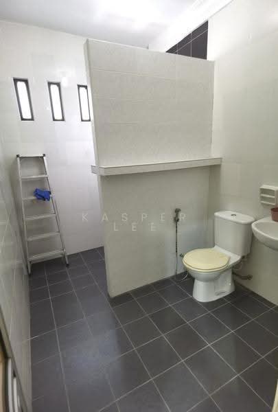 2-storey Terraced House for Sale in Taman Bukit Mewah (Tampoi) - Kasper Lee - Bathroom - PropertyGuru.com.my