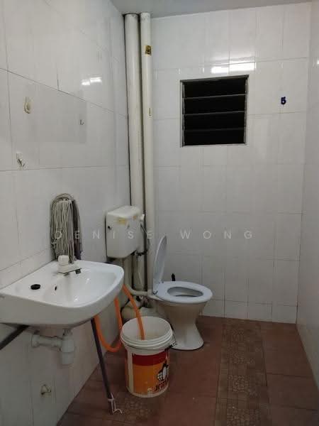 Flat for Rent at Desa Satu - Denise Wong - Bathroom - PropertyGuru.com.my
