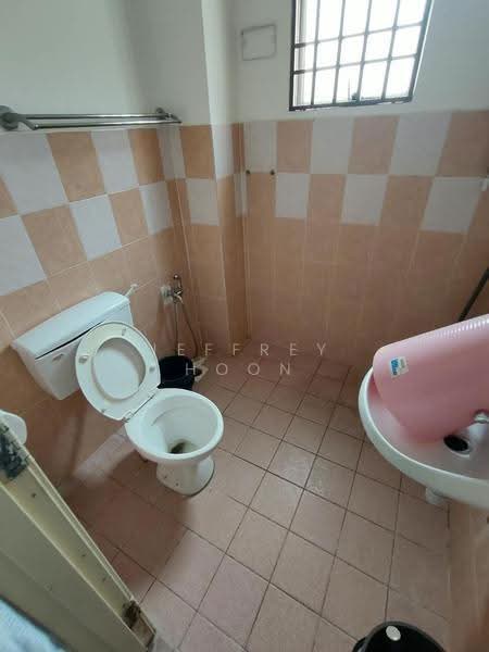 2-storey Terraced House for Sale in Taman Bukit Emas (Balakong) - Jeffrey Hoon - Bathroom - PropertyGuru.com.my