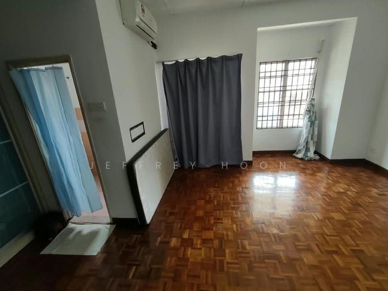 2-storey Terraced House for Sale in Taman Bukit Emas (Balakong) - Jeffrey Hoon - Interior - PropertyGuru.com.my