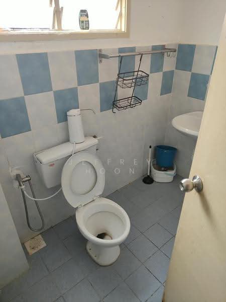 2-storey Terraced House for Sale in Taman Bukit Emas (Balakong) - Jeffrey Hoon - Bathroom - PropertyGuru.com.my