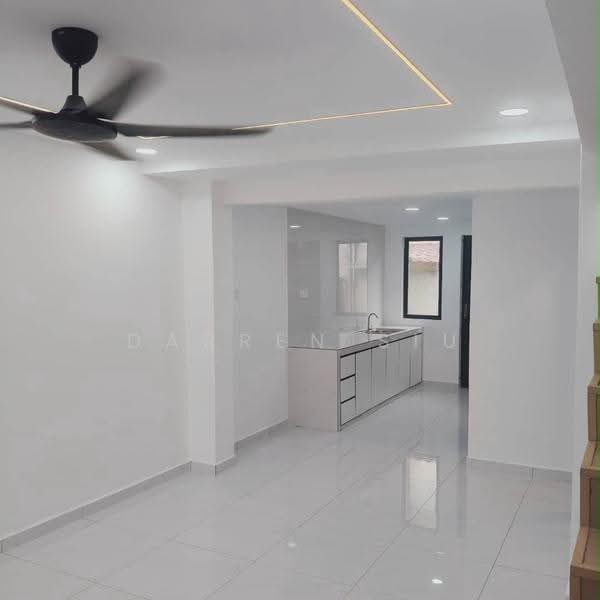 Rumah Teres 2-Tingkat untuk Dijual di Taman Johor Jaya (Johor Bahru) - Darren Siu - Kitchen - PropertyGuru.com.my