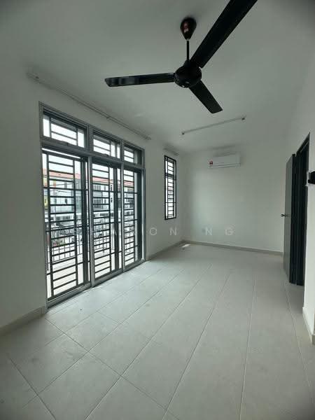 Rumah Teres 2.5-Tingkat untuk Disewa di Taman Pulai Mutiara (Iskandar Puteri (Nusajaya)) - Sharon Ng - Living Room - PropertyGuru.com.my