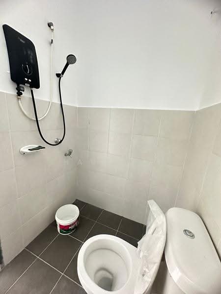 Rumah Teres 2.5-Tingkat untuk Disewa di Taman Pulai Mutiara (Iskandar Puteri (Nusajaya)) - Sharon Ng - Bathroom - PropertyGuru.com.my