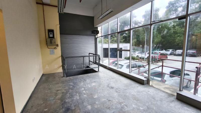 Office for Rent in Seksyen U1, Temasya Industrial Park (Shah Alam) - Haryadi Katmon - Entrance - PropertyGuru.com.my