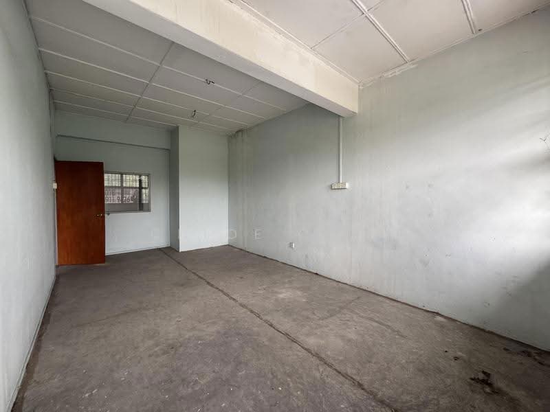Shop for Sale in Taman Rinting (Masai) - Chloe Chin - Interior - PropertyGuru.com.my