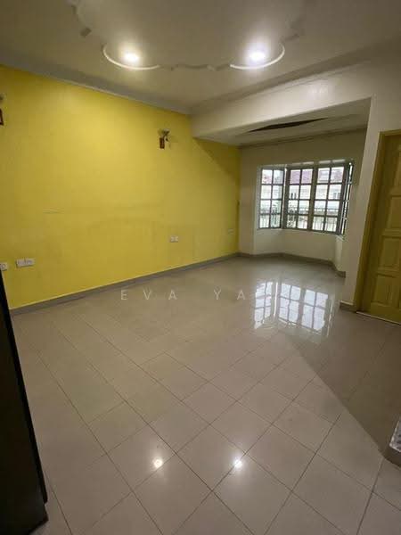 2-storey Terraced House for Sale in Taman Bukit Maluri (Kepong) - Eva Yap - Living Room - PropertyGuru.com.my