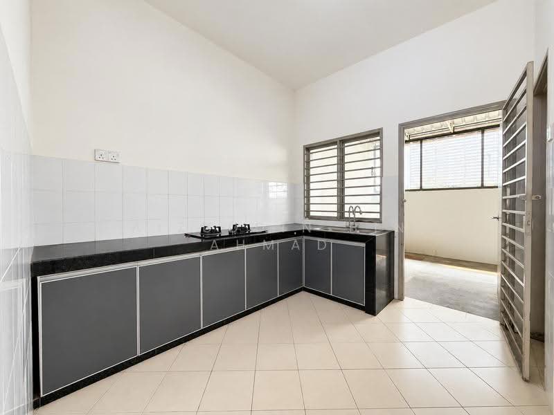 Rumah Teres 2-Tingkat untuk Dijual di Bandar Seri Putra (Bangi) - Aizuddin bin Ahmad - Kitchen - PropertyGuru.com.my
