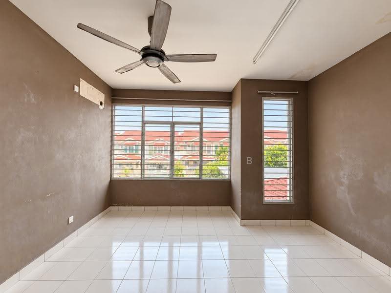 Rumah Teres 2-Tingkat untuk Dijual di Bandar Seri Putra (Bangi) - Aizuddin bin Ahmad - Living Room - PropertyGuru.com.my
