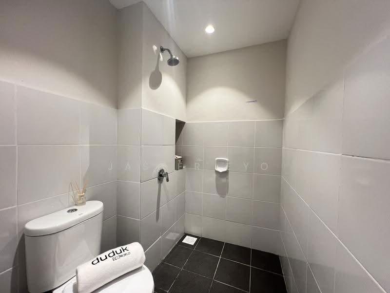 Kediaman Servis untuk Dijual di Santai @ Eco Spring - Jasper Eyo - Bathroom - PropertyGuru.com.my