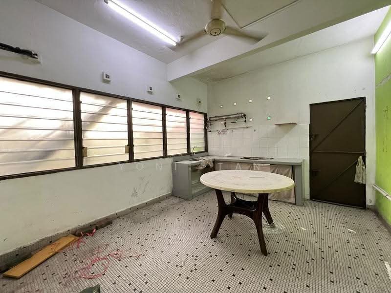 Rumah Teres 2-Tingkat untuk Dijual di Ayer Itam (Penang) - Yonii Tan - Kitchen - PropertyGuru.com.my