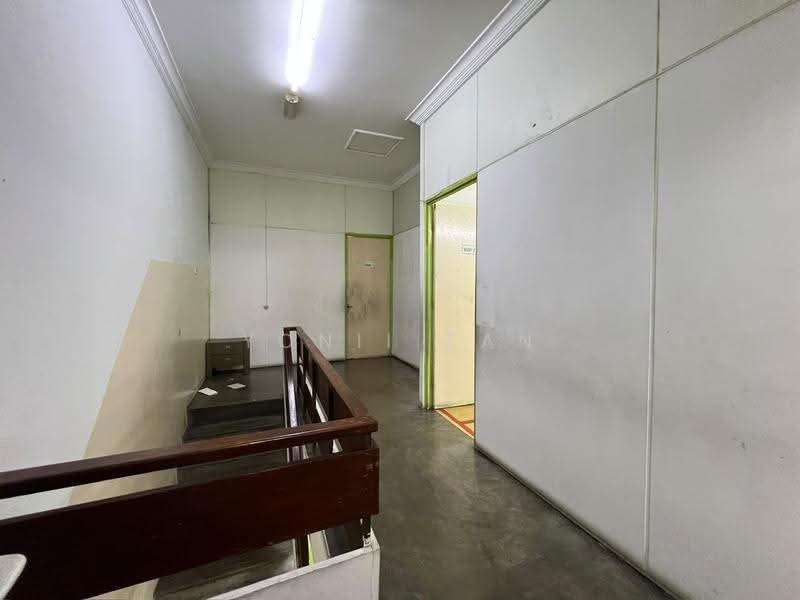 Rumah Teres 2-Tingkat untuk Dijual di Ayer Itam (Penang) - Yonii Tan - Corridor - PropertyGuru.com.my