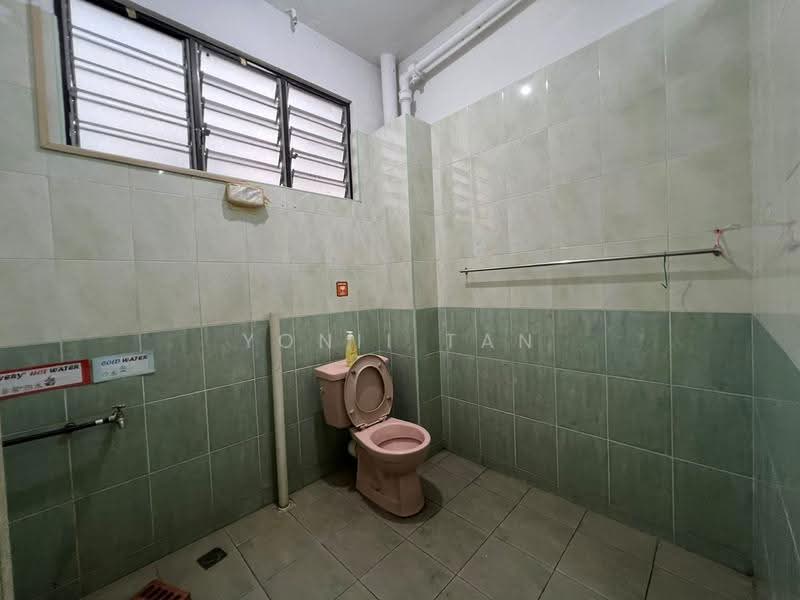 Rumah Teres 2-Tingkat untuk Dijual di Ayer Itam (Penang) - Yonii Tan - Bathroom - PropertyGuru.com.my