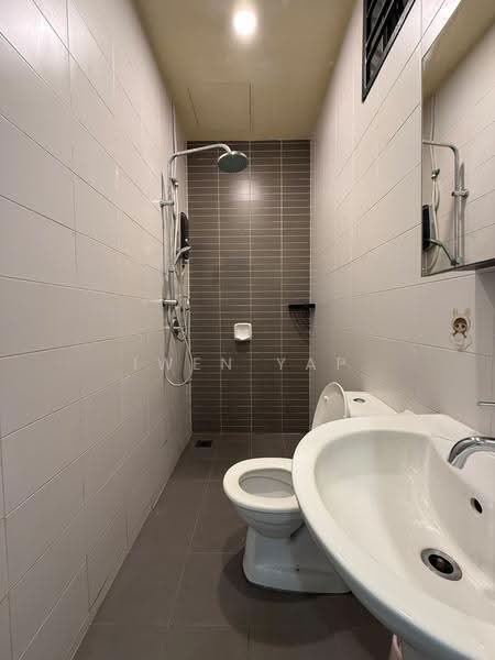 Service Residence for Sale at Palazio - Iwen Yap - Bathroom - PropertyGuru.com.my