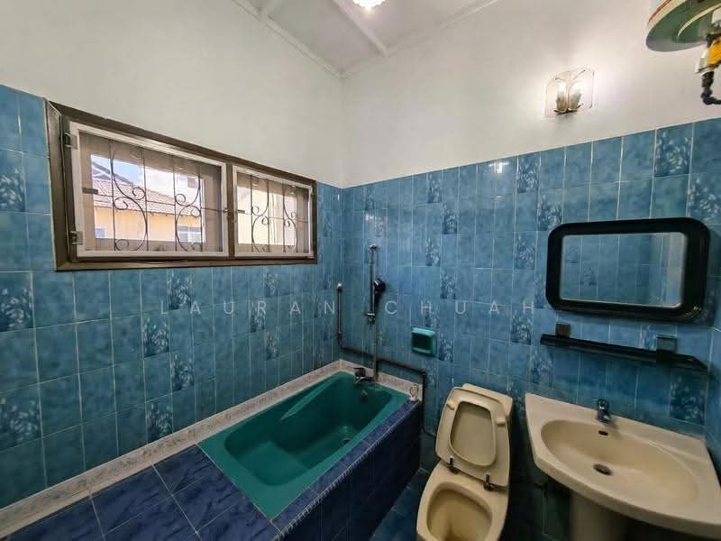 Rumah Banglo untuk Dijual di SS3 (Petaling Jaya) - Lauran Chuah - Bathroom - PropertyGuru.com.my