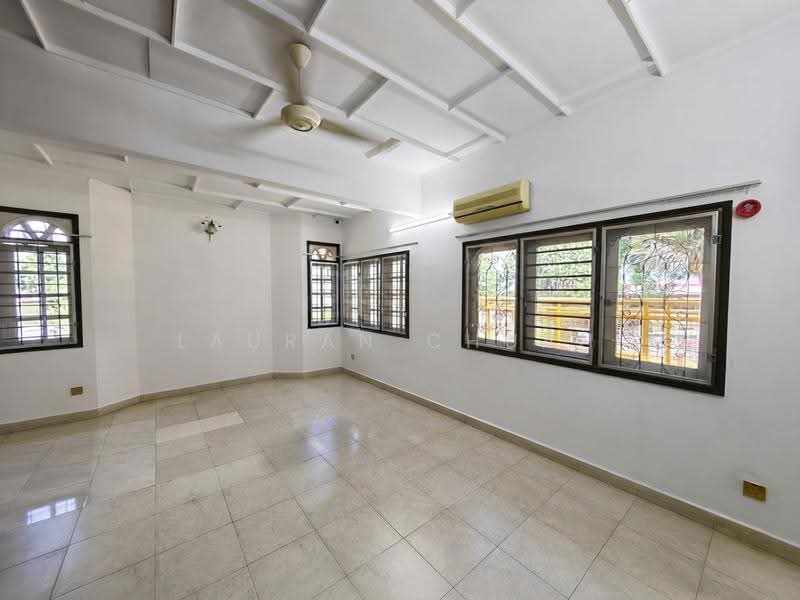 Rumah Banglo untuk Dijual di SS3 (Petaling Jaya) - Lauran Chuah - Living Room - PropertyGuru.com.my