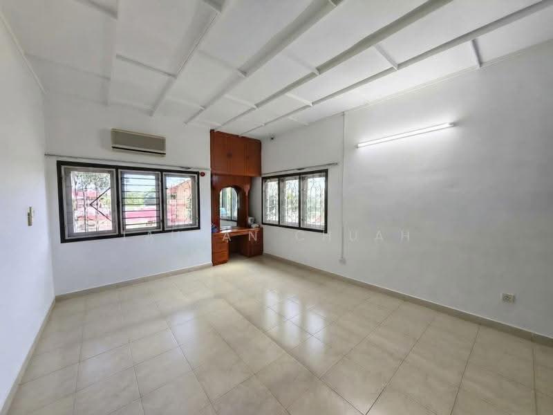 Rumah Banglo untuk Dijual di SS3 (Petaling Jaya) - Lauran Chuah - Bedroom - PropertyGuru.com.my