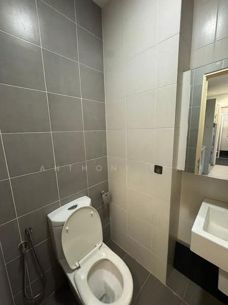 Kediaman Servis untuk Disewa di Garden Plaza - Anthony Tek - Bathroom - PropertyGuru.com.my