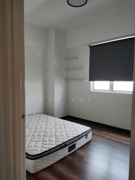 Kediaman Servis untuk Dijual di Main Place Residence - Ken Yap - Bedroom - PropertyGuru.com.my