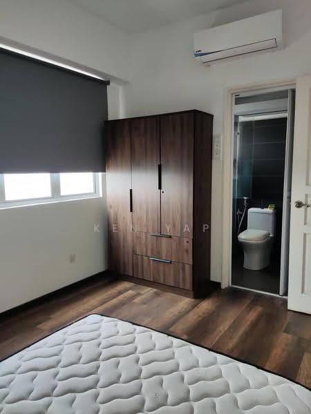 Kediaman Servis untuk Dijual di Main Place Residence - Ken Yap - Bedroom - PropertyGuru.com.my