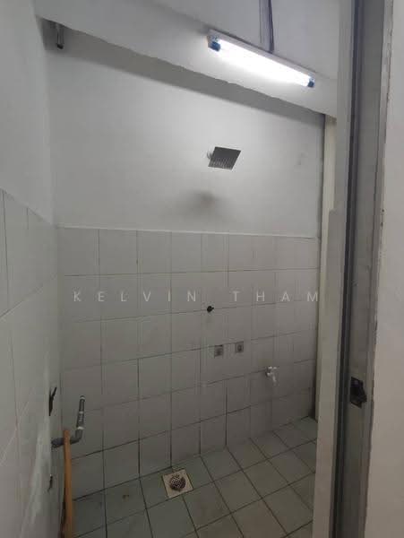 Apartment for Sale at Bandar Bukit Tinggi 1 Apartment - Kelvin Tham - Bathroom - PropertyGuru.com.my