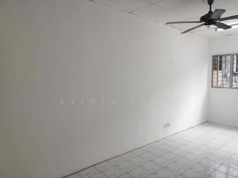 Apartment for Sale at Bandar Bukit Tinggi 1 Apartment - Kelvin Tham - Living Room - PropertyGuru.com.my