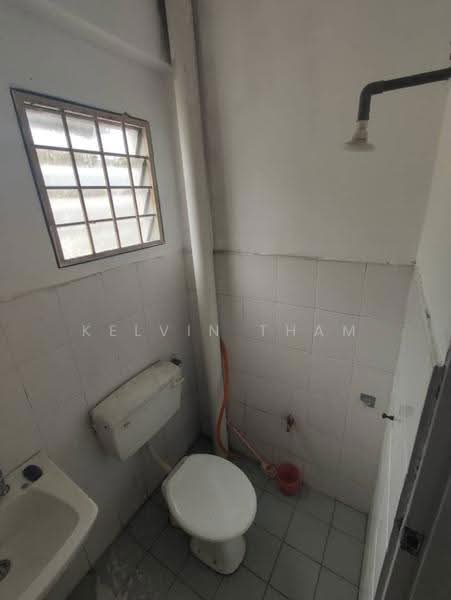 Apartment for Sale at Bandar Bukit Tinggi 1 Apartment - Kelvin Tham - Bathroom - PropertyGuru.com.my
