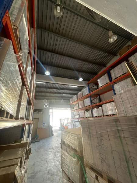 Terrace Factory for Sale in Taman Perindustrian Puchong Utama (Puchong) - Jonathan Lee - PropertyGuru.com.my
