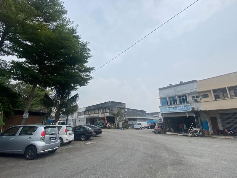 Terrace Factory for Sale in Taman Perindustrian Puchong Utama (Puchong) - Jonathan Lee - PropertyGuru.com.my