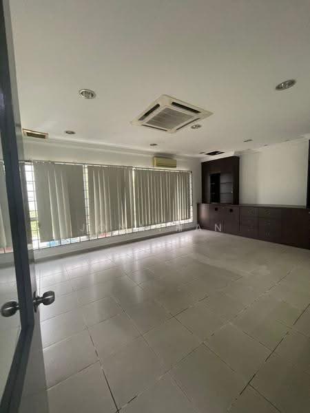 Terrace Factory for Sale in Taman Perindustrian Puchong Utama (Puchong) - Jonathan Lee - PropertyGuru.com.my
