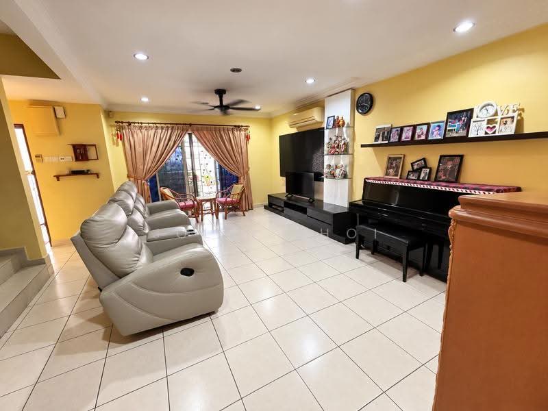 2-storey Terraced House for Sale in Taman Putra Prima (Puchong) - Jolin Choi - Living Room - PropertyGuru.com.my
