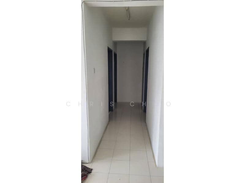 Apartment for Rent at Pangsapuri Perdana Impian - Chris Choo - Corridor - PropertyGuru.com.my