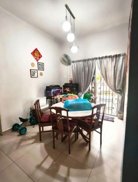 2-storey Terraced House for Sale in Taman Bestari Indah (Ulu Tiram) - Winson Lim - Dining Room - PropertyGuru.com.my