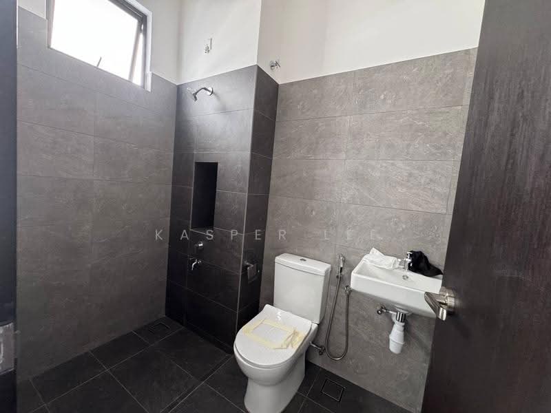2-storey Terraced House for Sale in Taman Impian Emas (Skudai) - Kasper Lee - Bathroom - PropertyGuru.com.my