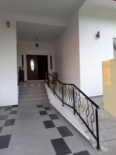 Bungalow House for Sale in Taman Villa Heights (Kajang) - Suzanne Lu - Entrance - PropertyGuru.com.my