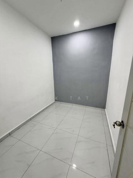 1-storey Terraced House for Sale in Taman Pelangi (Johor Bahru) - Yik Tat - Interior - PropertyGuru.com.my