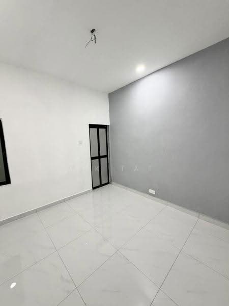 1-storey Terraced House for Sale in Taman Pelangi (Johor Bahru) - Yik Tat - Interior - PropertyGuru.com.my