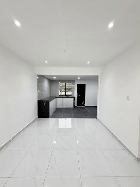 1-storey Terraced House for Sale in Taman Pelangi (Johor Bahru) - Yik Tat - Kitchen - PropertyGuru.com.my