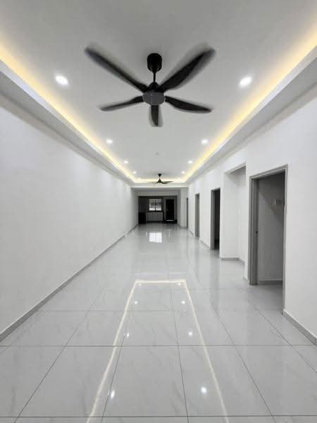 1-storey Terraced House for Sale in Taman Pelangi (Johor Bahru) - Yik Tat - Corridor - PropertyGuru.com.my