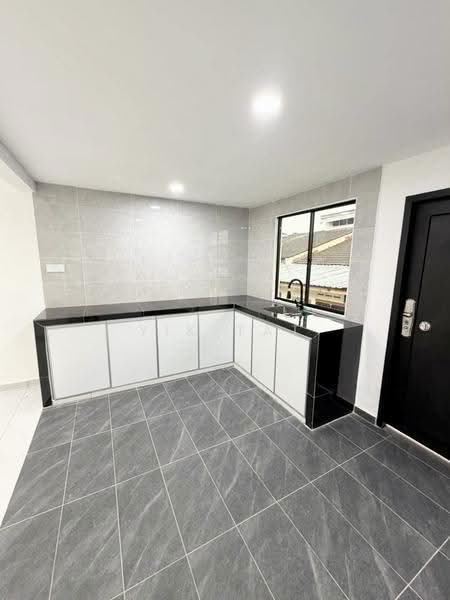 1-storey Terraced House for Sale in Taman Pelangi (Johor Bahru) - Yik Tat - Kitchen - PropertyGuru.com.my