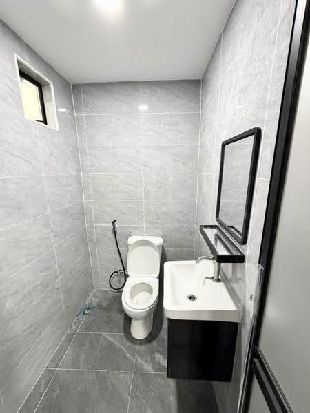 1-storey Terraced House for Sale in Taman Pelangi (Johor Bahru) - Yik Tat - Bathroom - PropertyGuru.com.my