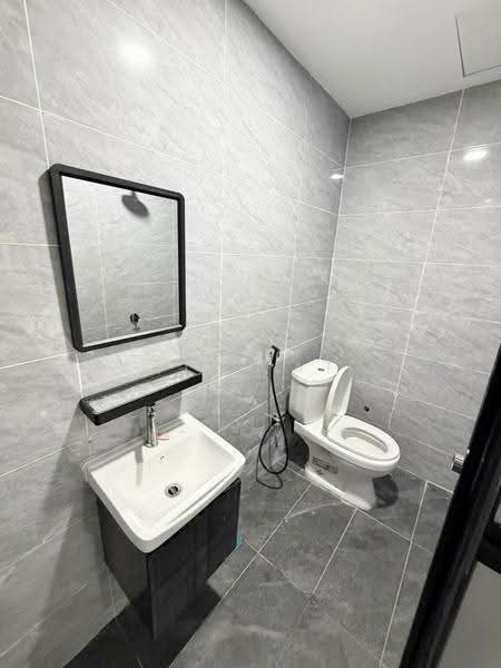 1-storey Terraced House for Sale in Taman Pelangi (Johor Bahru) - Yik Tat - Bathroom - PropertyGuru.com.my