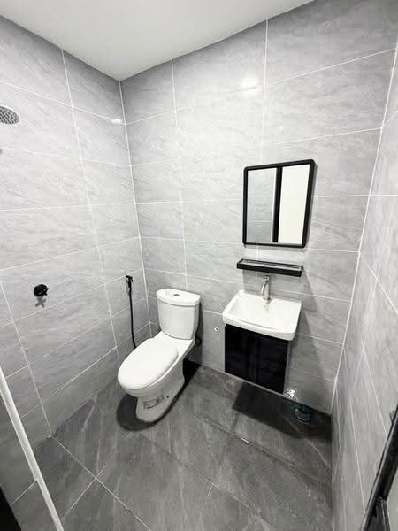 1-storey Terraced House for Sale in Taman Pelangi (Johor Bahru) - Yik Tat - Bathroom - PropertyGuru.com.my