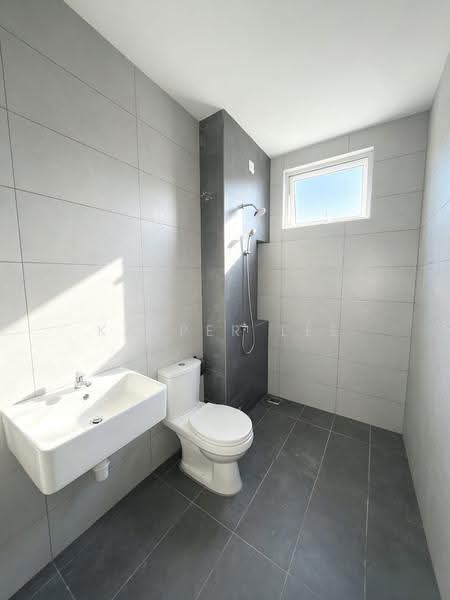 2-storey Terraced House for Rent in Taman Impian Emas (Skudai) - Kasper Lee - Bathroom - PropertyGuru.com.my