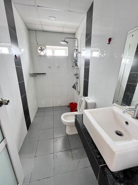 Condominium for Sale at The Wharf Residence - Eric Liew - Bathroom - PropertyGuru.com.my