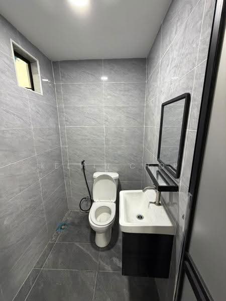 1-storey Terraced House for Sale in Taman Pelangi (Johor Bahru) - Kelvin Chop - Bathroom - PropertyGuru.com.my