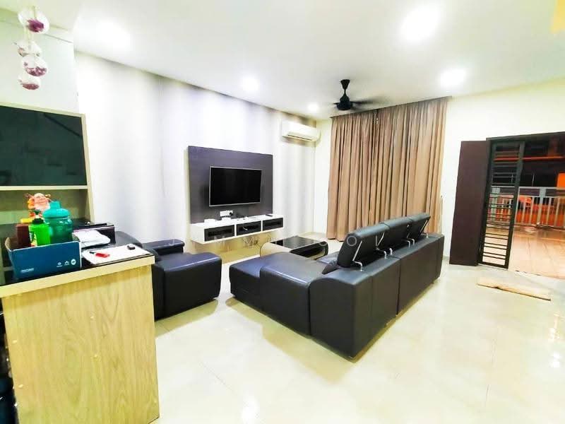 Rumah Teres 2-Tingkat untuk Disewa di Taman Nusa Sentral (Iskandar Puteri (Nusajaya)) - Jimmy Ooi - Living Room - PropertyGuru.com.my
