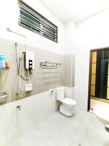 Rumah Teres 2-Tingkat untuk Disewa di Taman Nusa Sentral (Iskandar Puteri (Nusajaya)) - Jimmy Ooi - Bathroom - PropertyGuru.com.my